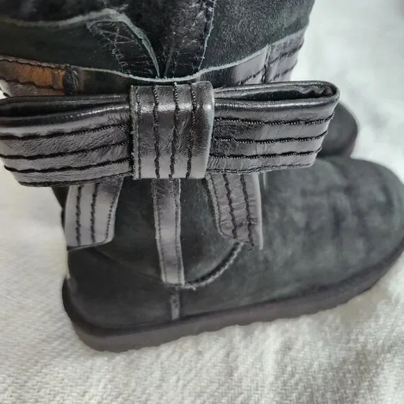 UGG JOSETTE SHORT BOOT SUEDE & SHEEPSKIN -  US 7 BLACK - Picture 3 of 7